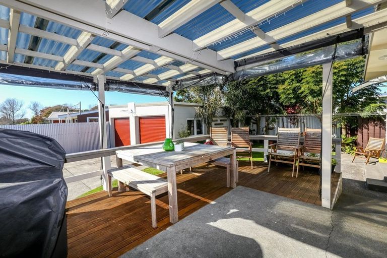 Photo of property in 41 Nevada Drive, Merrilands, New Plymouth, 4312