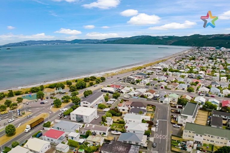 Photo of property in 9 East Street, Petone, Lower Hutt, 5012