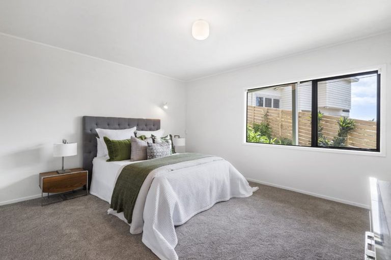 Photo of property in 1/20a Hauraki Road, Hauraki, Auckland, 0622