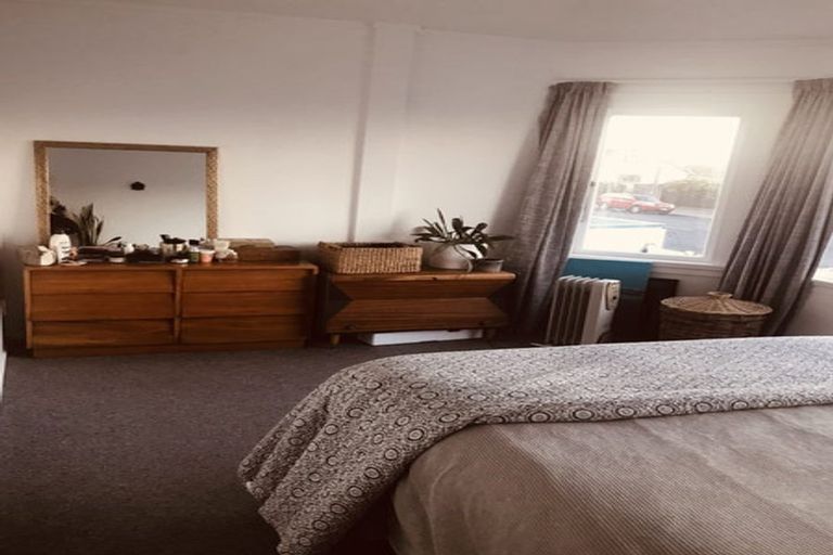 Photo of property in 232 Sutherland Road, Lyall Bay, Wellington, 6022