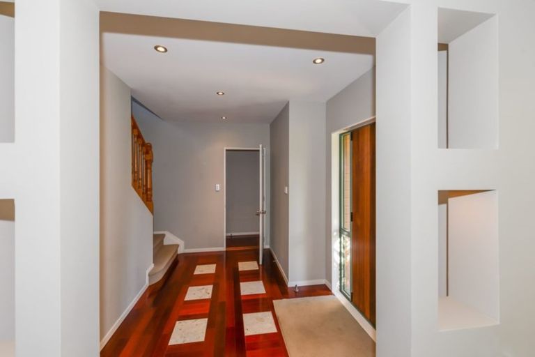 Photo of property in 76 Medallion Drive, Oteha, Auckland, 0632