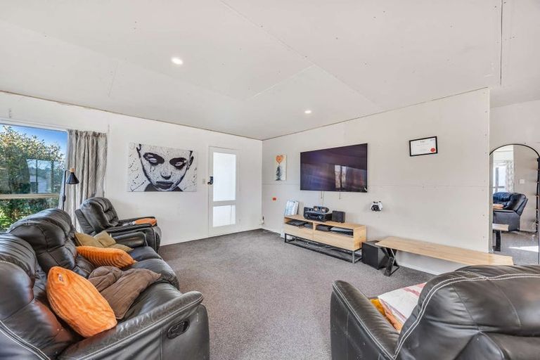 Photo of property in 4 Wisteria Grove, Maungaraki, Lower Hutt, 5010