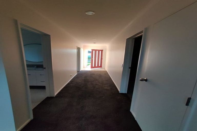 Photo of property in 23 Kapowai Boulevard, Takanini, 2112