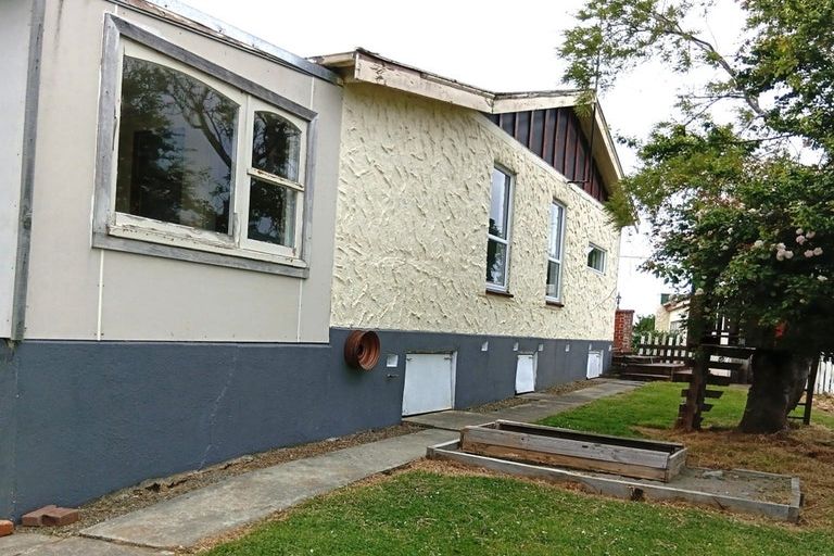 Photo of property in 23 Garden Street, Lumsden, 9730