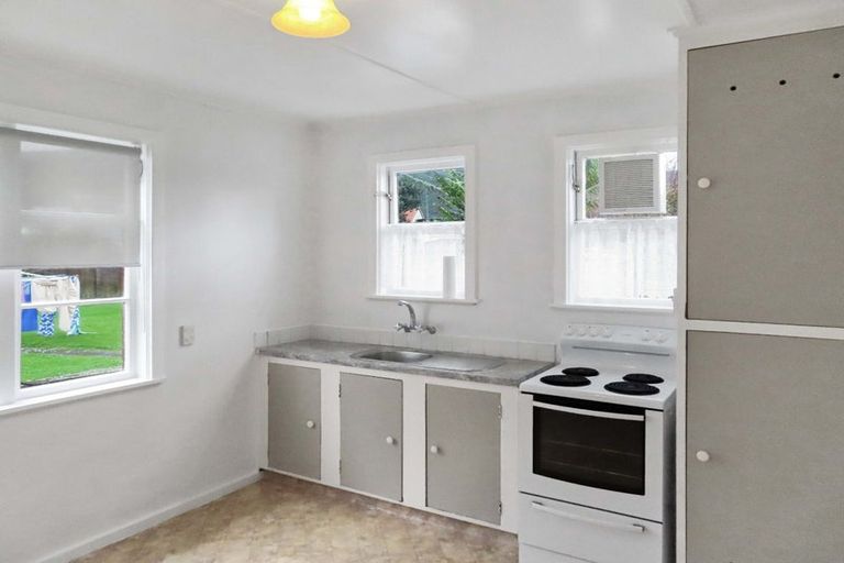 Photo of property in 3 Bryant Grove, Taita, Lower Hutt, 5011