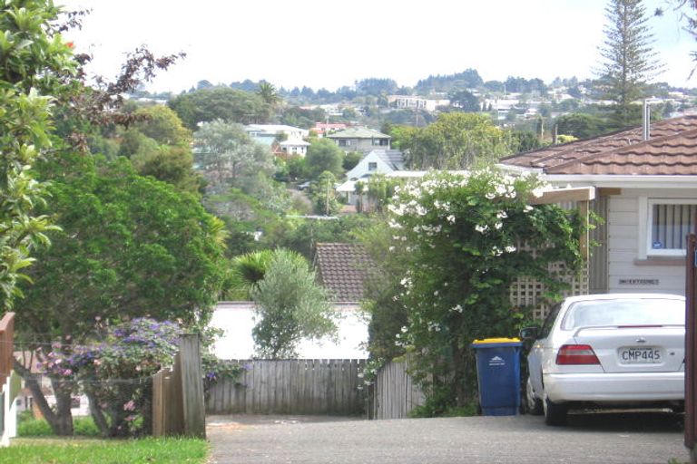 Photo of property in 1/59 Browns Bay Road, Browns Bay, Auckland, 0630