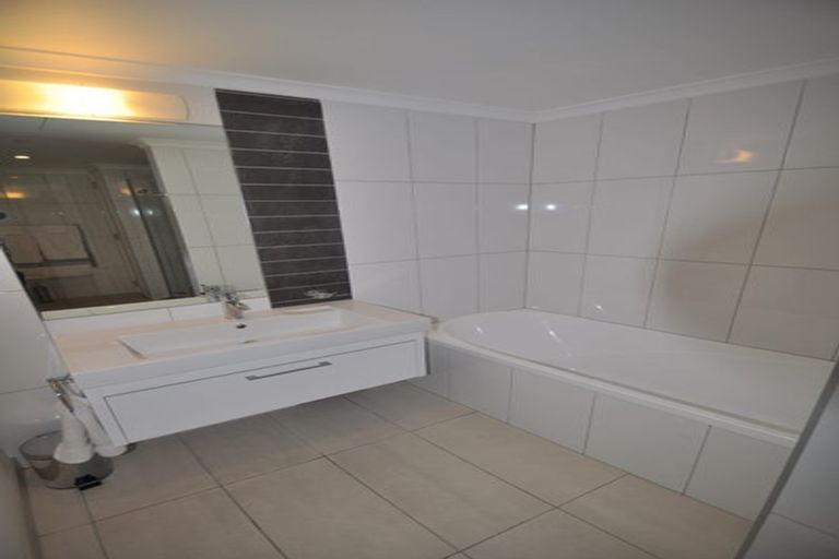 Photo of property in Bellagio Apartments, 8d/39 Taranaki Street, Te Aro, Wellington, 6011