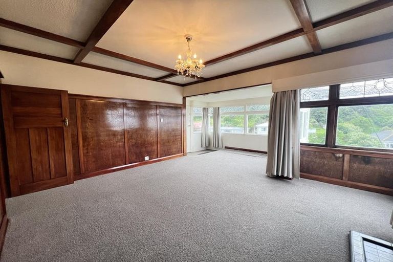 Photo of property in 9 Hungerford Road, Lyall Bay, Wellington, 6022