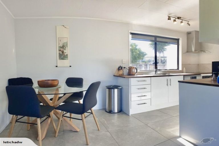 Photo of property in 5 Crystal Place, Pukehangi, Rotorua, 3015