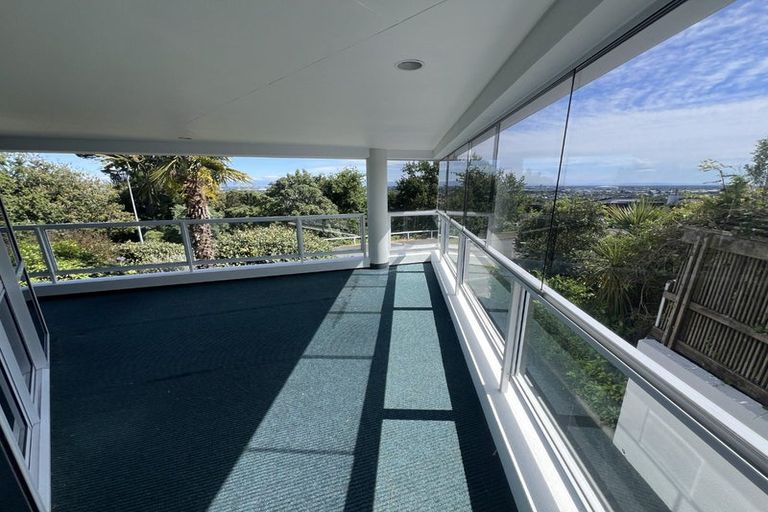 Photo of property in 1/2a Cracroft Terrace, Cashmere, Christchurch, 8022