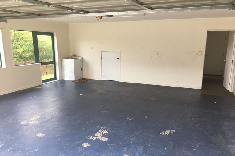 Photo of property in 1/41 Ennis Avenue, Pakuranga Heights, Auckland, 2010