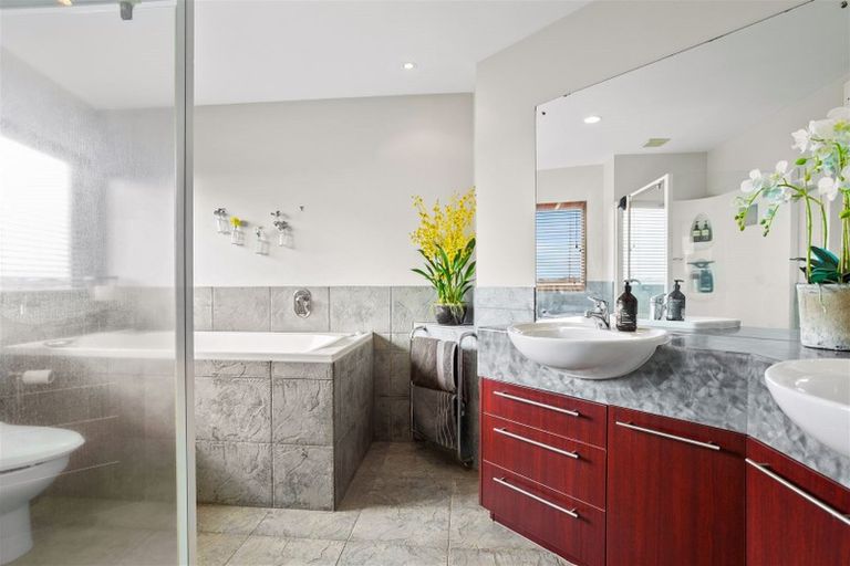 Photo of property in 48 Coventry Way, Long Bay, Auckland, 0630