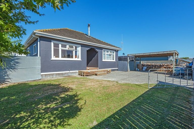 Photo of property in 135 Roberts Line, Kelvin Grove, Palmerston North, 4414