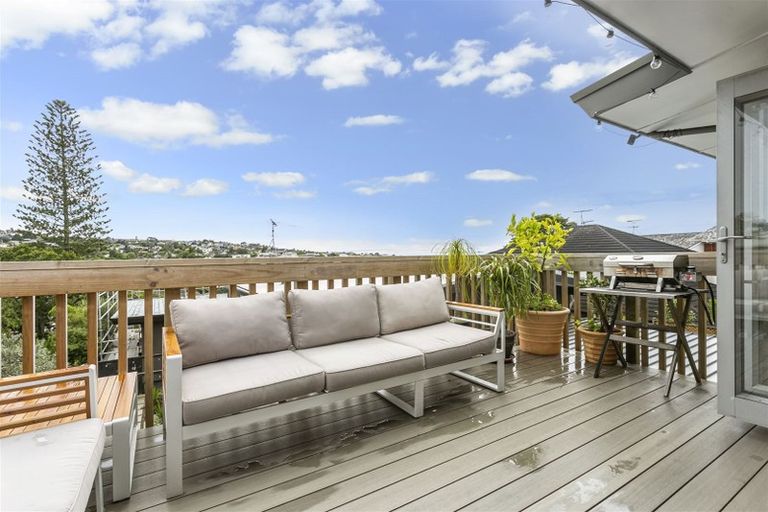 Photo of property in 1/51 East Coast Road, Milford, Auckland, 0620
