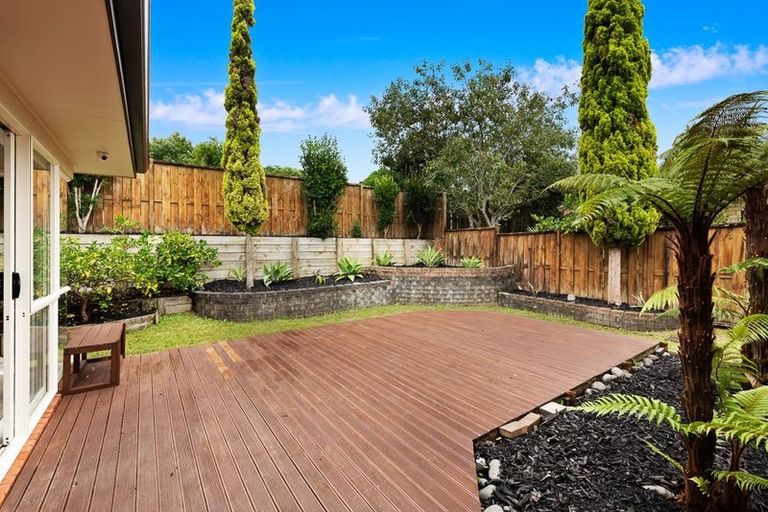 Photo of property in 54 Hillwell Drive, Henderson, Auckland, 0612