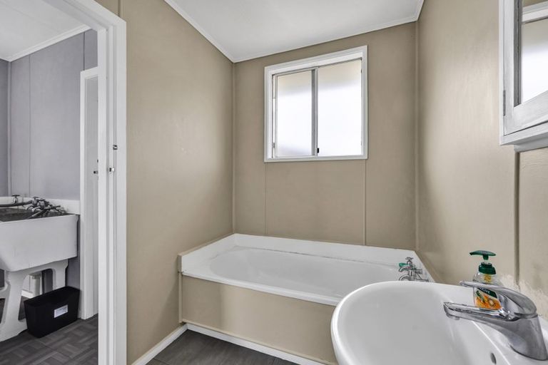 Photo of property in 30 Rangauri Street, Manaia, 4612