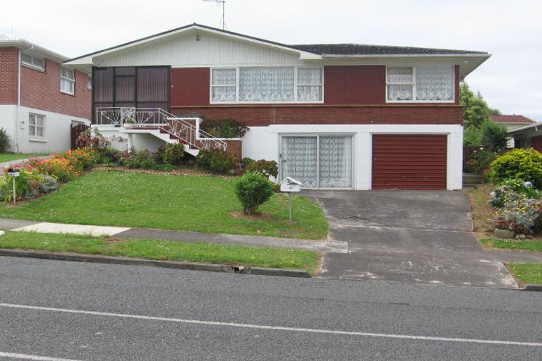 Photo of property in 86 Reeves Road, Pakuranga Heights, Auckland, 2010