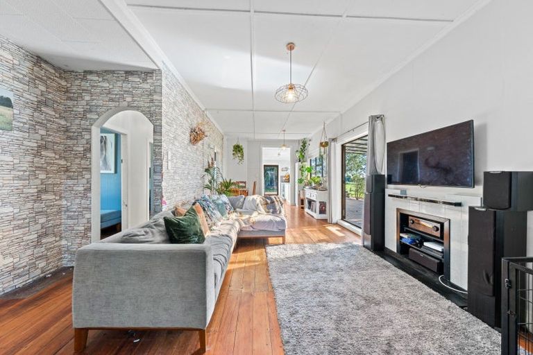 Photo of property in 6929 South Road, Warea, New Plymouth, 4381