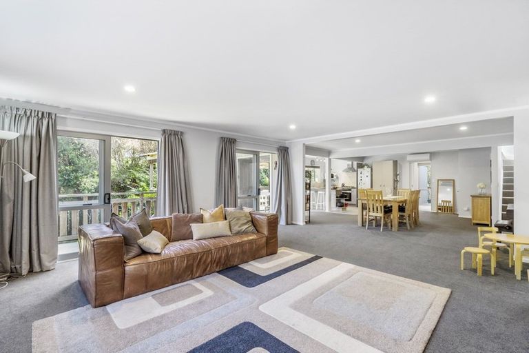 Photo of property in 35 Great North Road, Riverhead, 0820