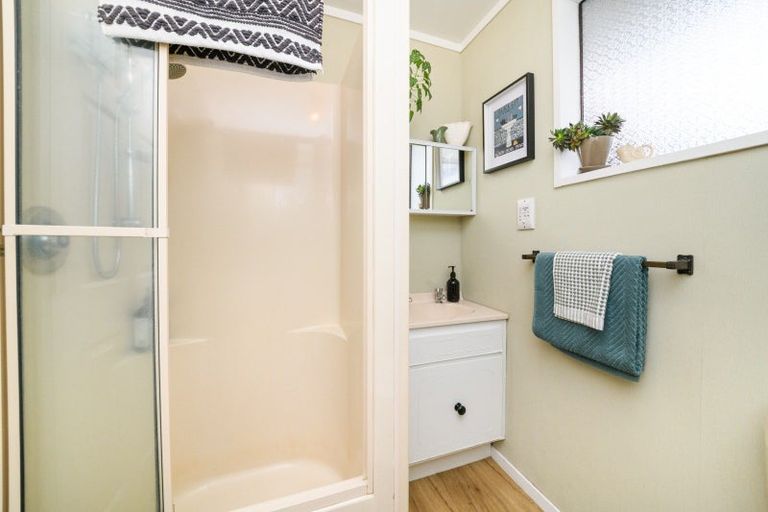 Photo of property in 8 Mcarthur Street, Terrace End, Palmerston North, 4410