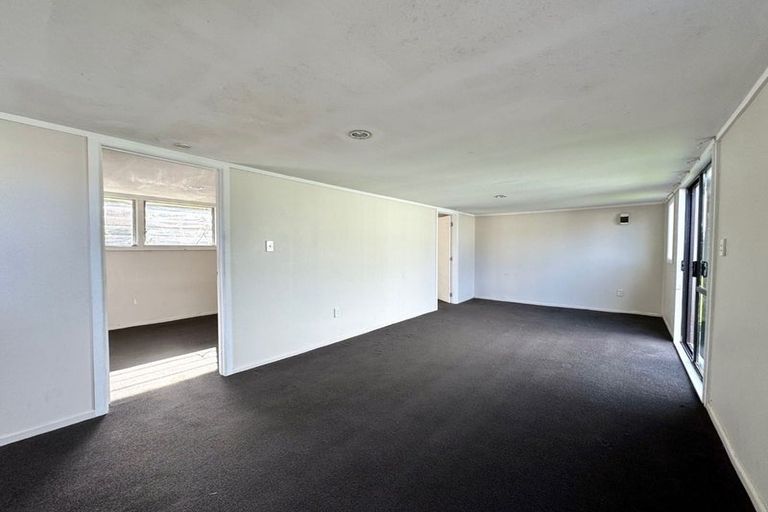 Photo of property in 26 Courtenay Crescent, Mangere East, Auckland, 2024
