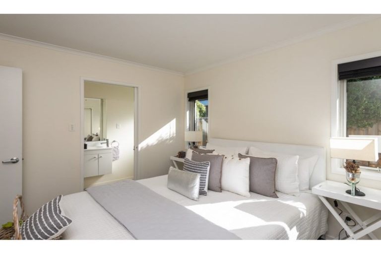 Photo of property in 32 Edgeware Road, St Albans, Christchurch, 8014