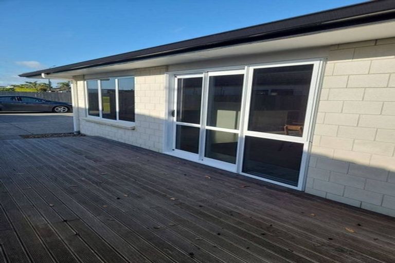 Photo of property in 330a Grenada Street, Papamoa Beach, Papamoa, 3118