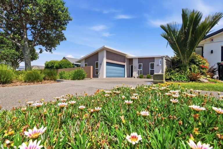 Photo of property in 24 Coast Boulevard, Papamoa Beach, Papamoa, 3118