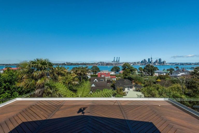 Photo of property in 43a Clarence Street, Devonport, Auckland, 0624