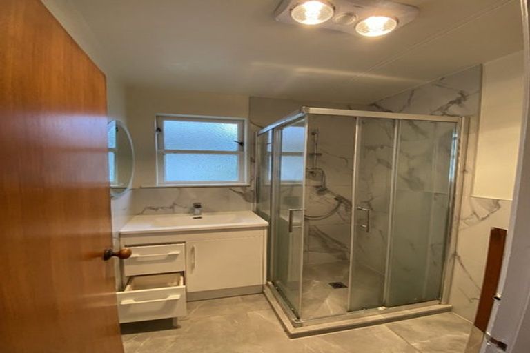 Photo of property in 1/17 Otakau Road, Milford, Auckland, 0620