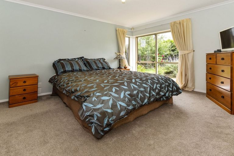 Photo of property in 23 Sandwick Drive, Weymouth, Auckland, 2103