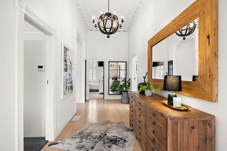 Photo of property in 70 Pomona Road, Kumeu, 0891