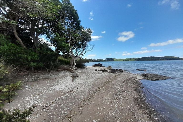 Photo of property in 429 Heatley Road, Whakapirau, Maungaturoto, 0583