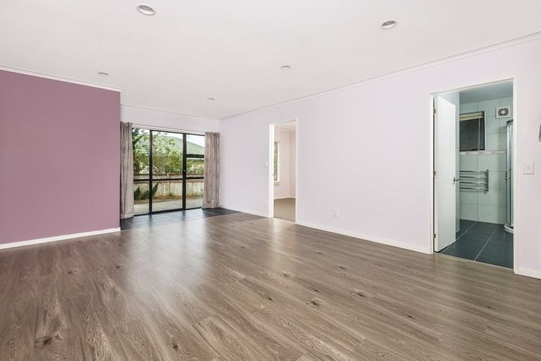 Photo of property in 12 Egret Court, Unsworth Heights, Auckland, 0632