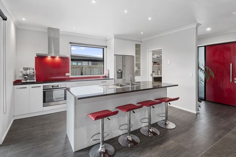 Photo of property in 18 Mariners Haven, One Tree Point, 0118