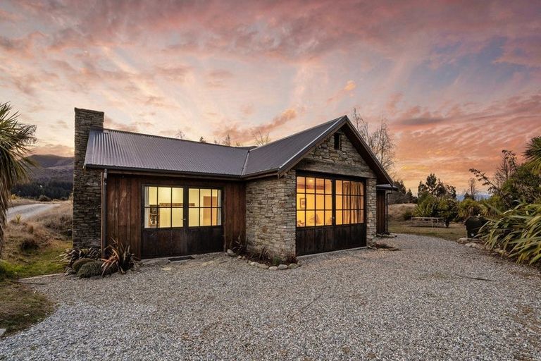 Photo of property in 66 Te Awa Road, Albert Town, Wanaka, 9382