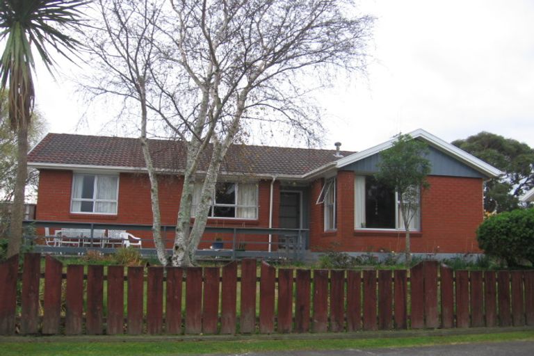 Photo of property in 8 Monowai Place, Westbrook, Palmerston North, 4412