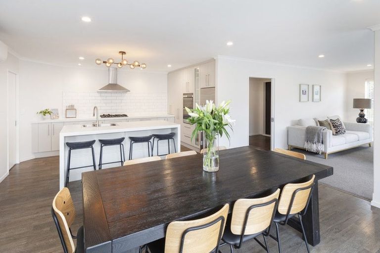 Photo of property in 28 Holiday Drive, Mairehau, Christchurch, 8052