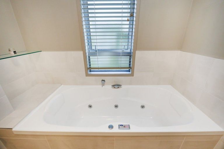 Photo of property in 3 Windsor Street, Terrace End, Palmerston North, 4410