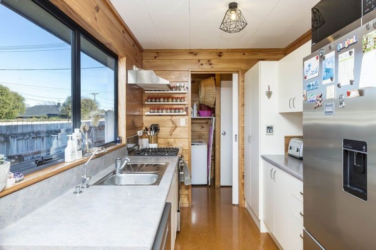 Photo of property in 3 Hazel Street, Ebdentown, Upper Hutt, 5018