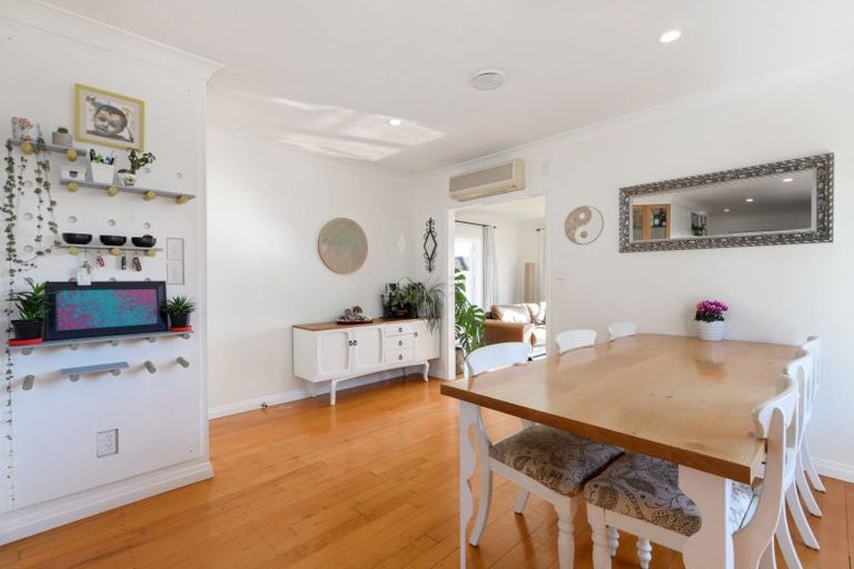 Photo of property in 22 Seaview Road, Otumoetai, Tauranga, 3110