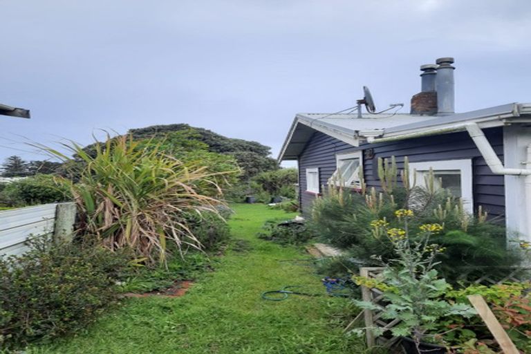 Photo of property in 40 Karaka Street, Castlecliff, Whanganui, 4501