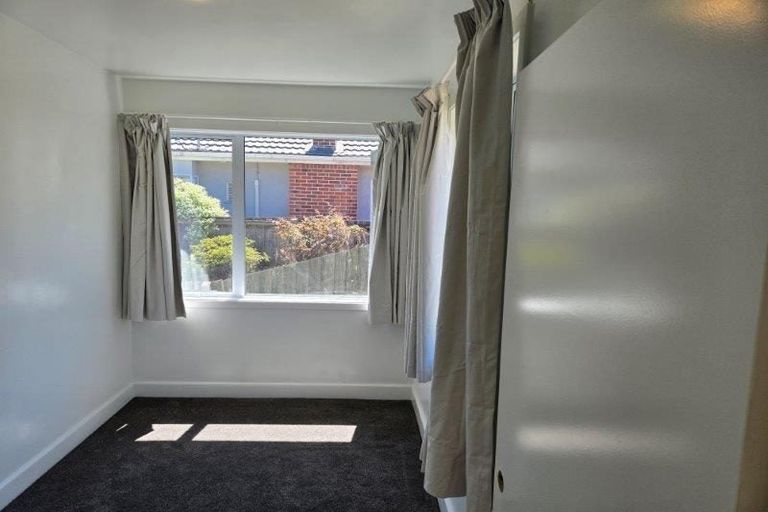 Photo of property in 2/102 Yaldhurst Road, Sockburn, Christchurch, 8042