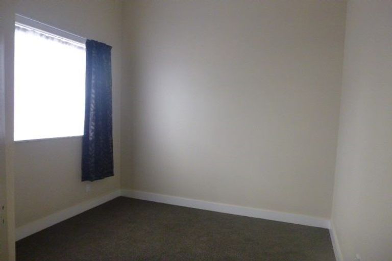 Photo of property in 2a Henry Street, Ebdentown, Upper Hutt, 5018