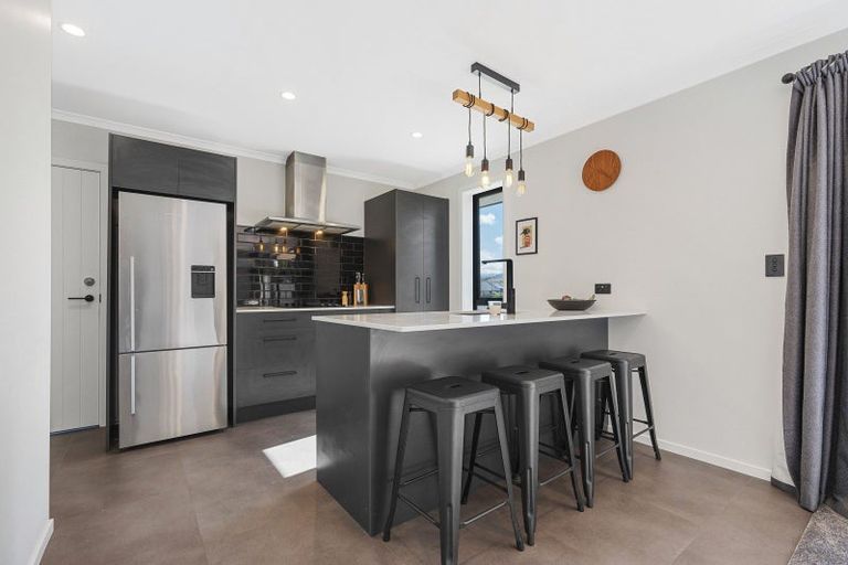 Photo of property in 7 Angus Place, Carterton, 5713