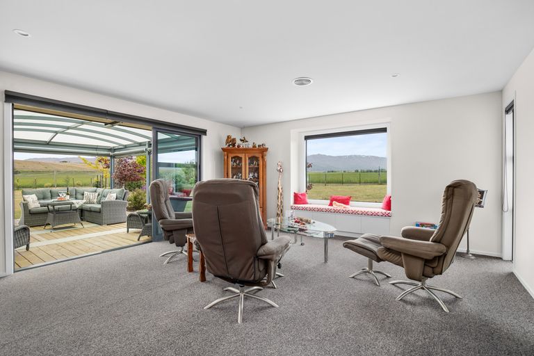 Photo of property in 57 Golden Road, Springvale, Alexandra, 9393