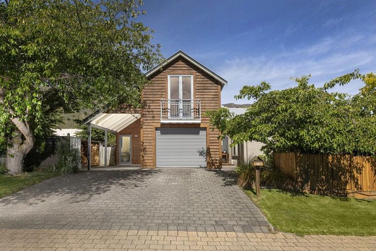 Photo of property in 121 Meadowstone Drive, Wanaka, 9305