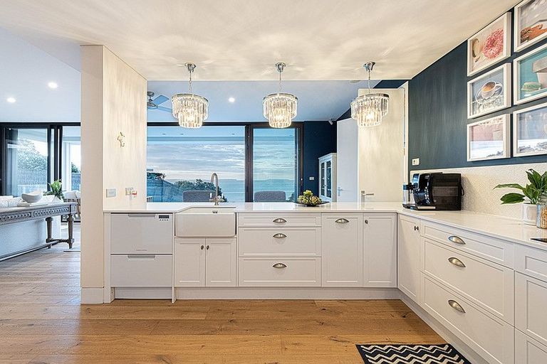 Photo of property in 2/214a Lake Road, Hauraki, Auckland, 0622