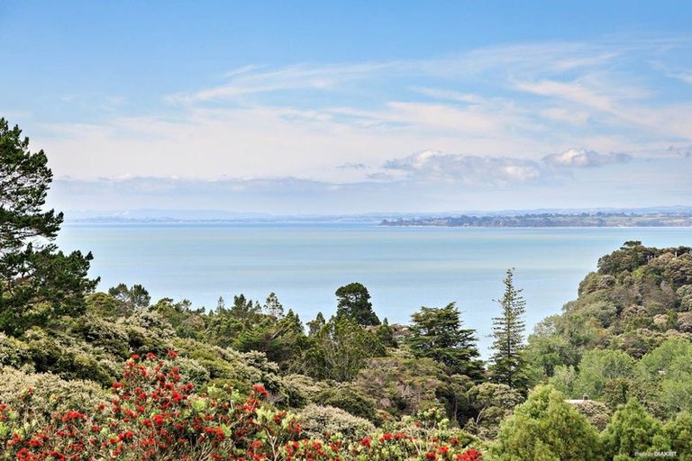 Photo of property in 7a Tinopai Road, Titirangi, Auckland, 0604