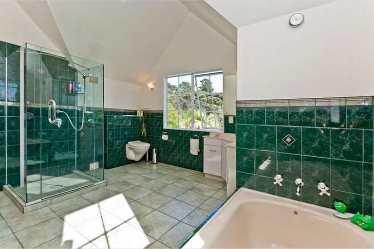 Photo of property in 10/199 Birdwood Road, Massey, Auckland, 0614